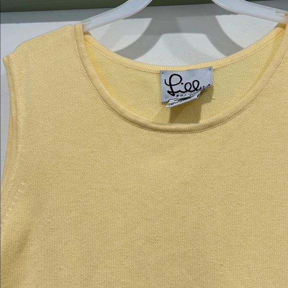 Lilly Pulitzer pastel Yellow Sleeveless Sweater vest Top cotton large women’s - Picture 3 of 4